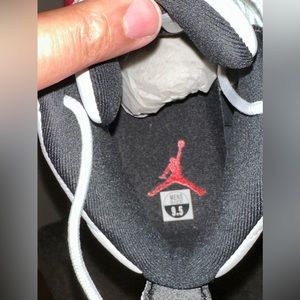 Jordan 12’s cherry colorway size 9.5